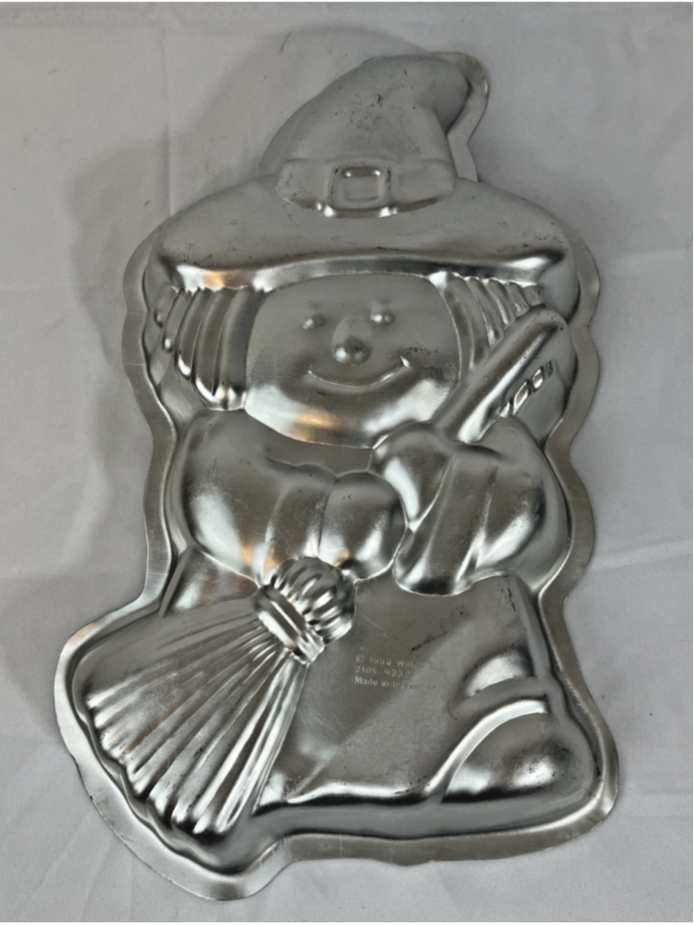 Vintage Wilton Cute Witch Halloween Pilgrim Thanksgiving Cake Pan 1993 2105-9330